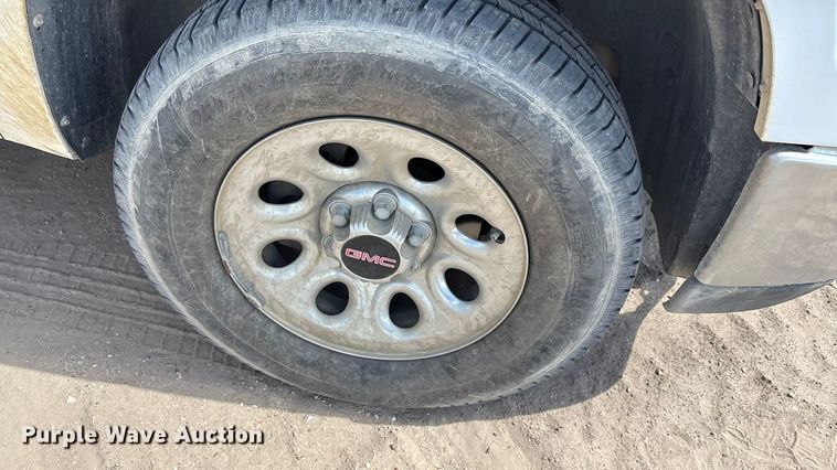 image for item EA7541 2013 GMC Sierra Ext. Cab pickup truck