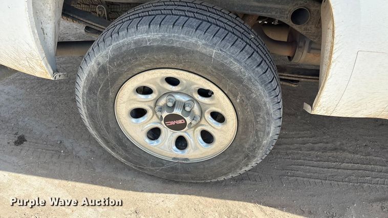 image for item EA7541 2013 GMC Sierra Ext. Cab pickup truck