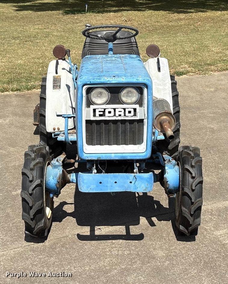 image for item EA7549 Ford F1100 MFWD tractor