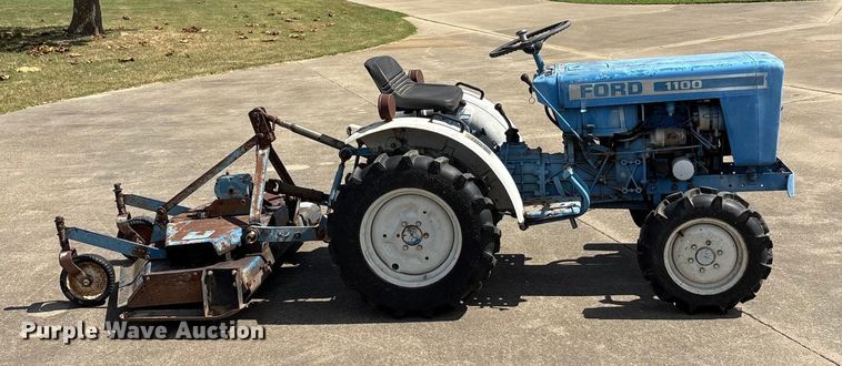 image for item EA7549 Ford F1100 MFWD tractor
