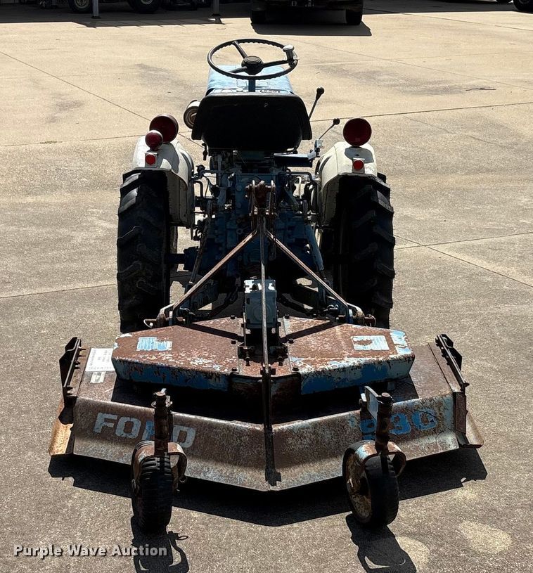 image for item EA7549 Ford F1100 MFWD tractor