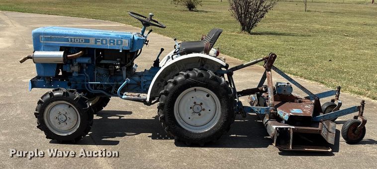 image for item EA7549 Ford F1100 MFWD tractor