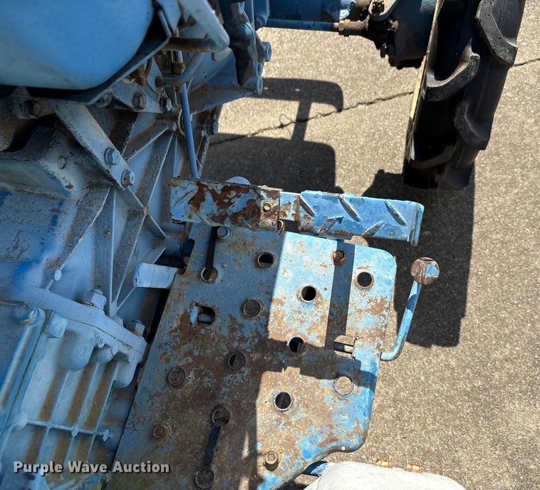 image for item EA7549 Ford F1100 MFWD tractor