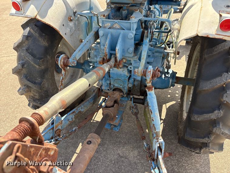 image for item EA7549 Ford F1100 MFWD tractor