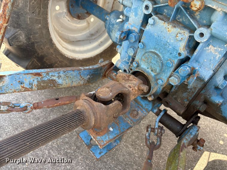 image for item EA7549 Ford F1100 MFWD tractor