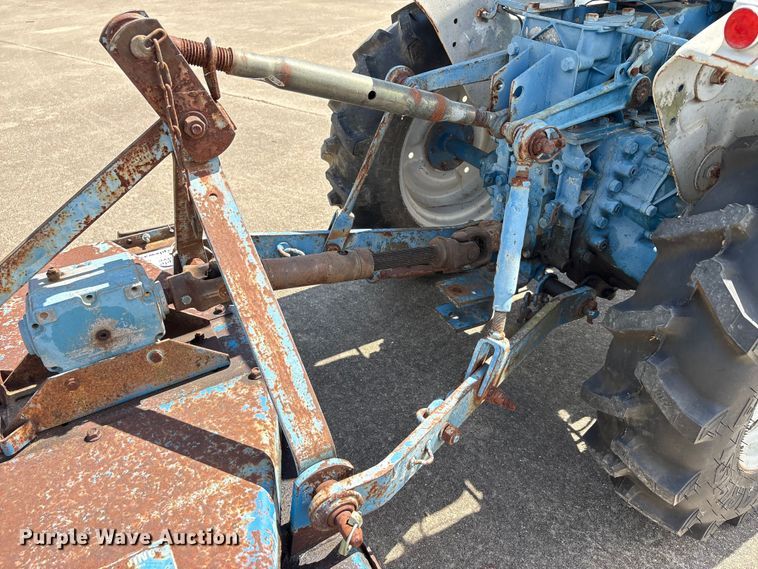 image for item EA7549 Ford F1100 MFWD tractor