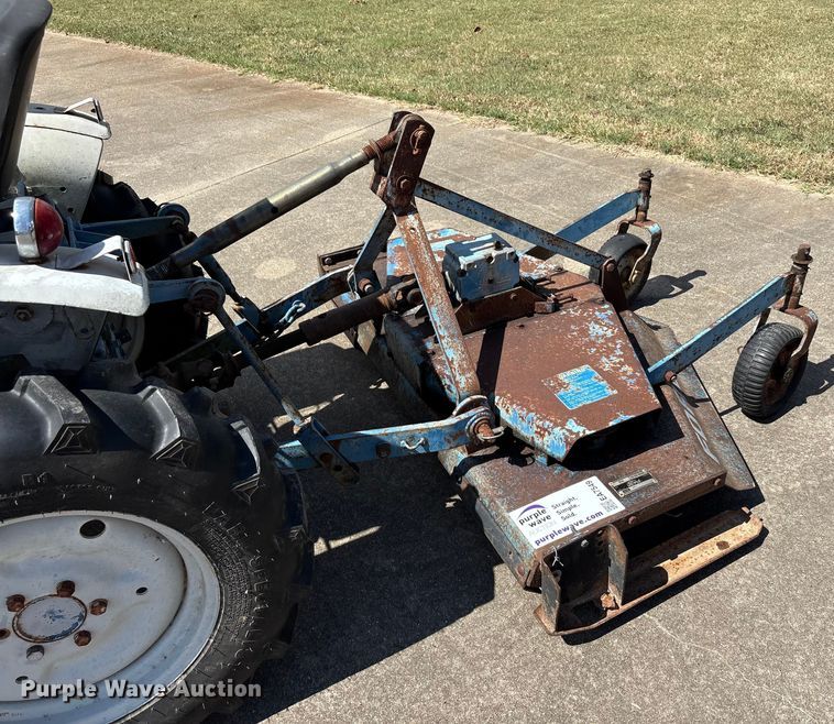 image for item EA7549 Ford F1100 MFWD tractor