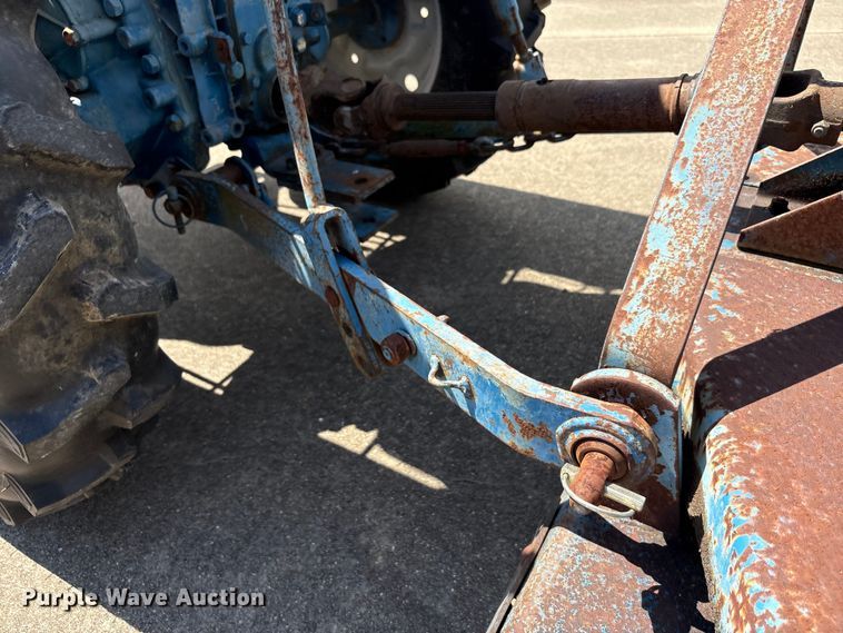 image for item EA7549 Ford F1100 MFWD tractor