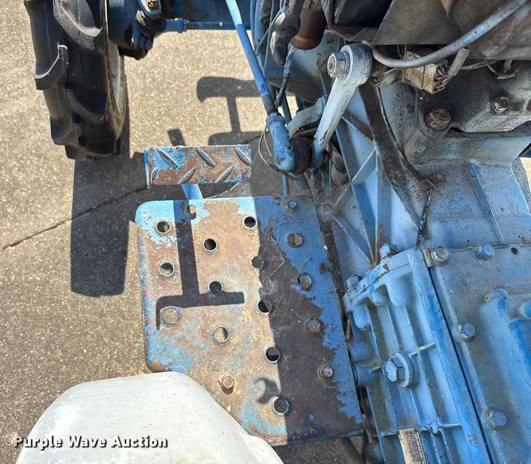 image for item EA7549 Ford F1100 MFWD tractor