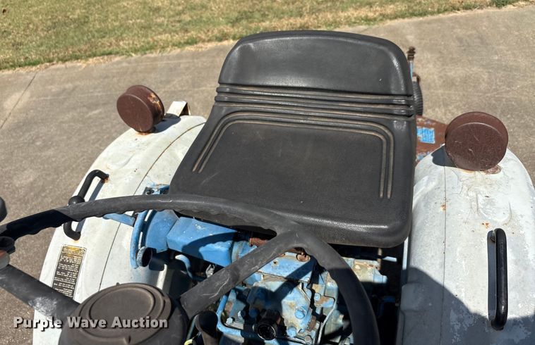 image for item EA7549 Ford F1100 MFWD tractor