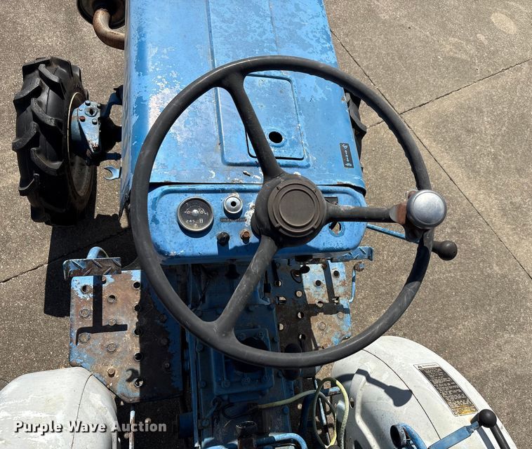 image for item EA7549 Ford F1100 MFWD tractor