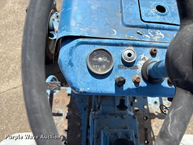 image for item EA7549 Ford F1100 MFWD tractor