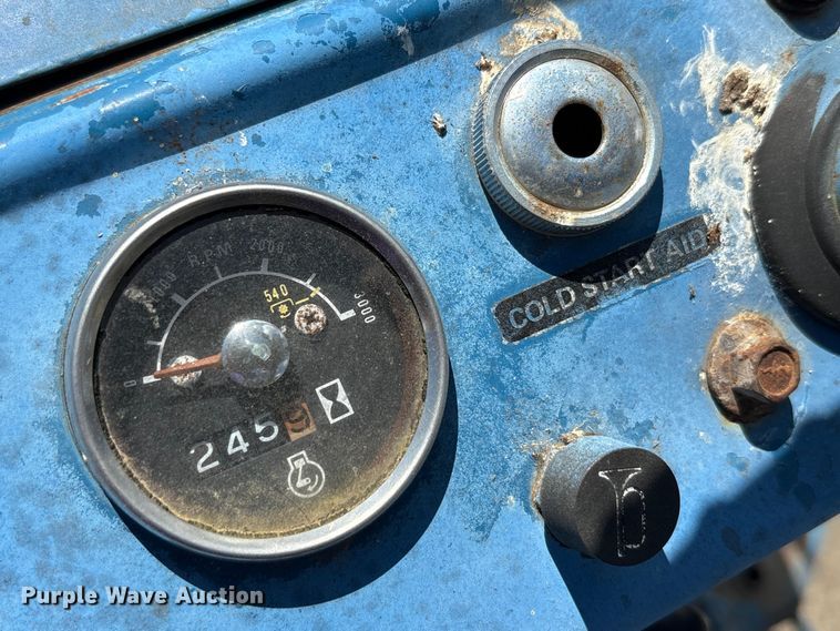 image for item EA7549 Ford F1100 MFWD tractor