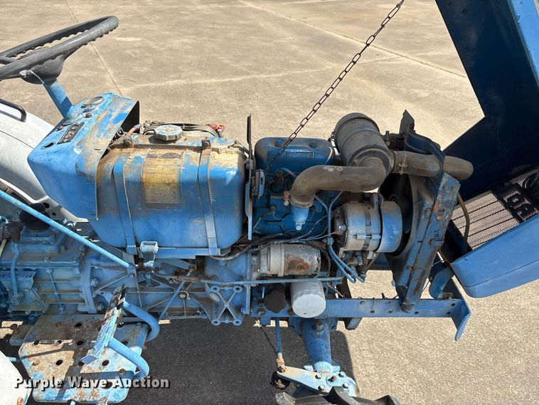 image for item EA7549 Ford F1100 MFWD tractor