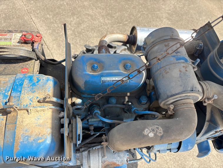 image for item EA7549 Ford F1100 MFWD tractor