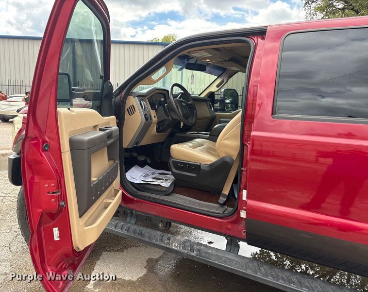 image for item EA7551 2016 Ford F250 Super Duty Crew Cab pickup truck