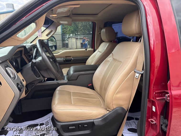 image for item EA7551 2016 Ford F250 Super Duty Crew Cab pickup truck