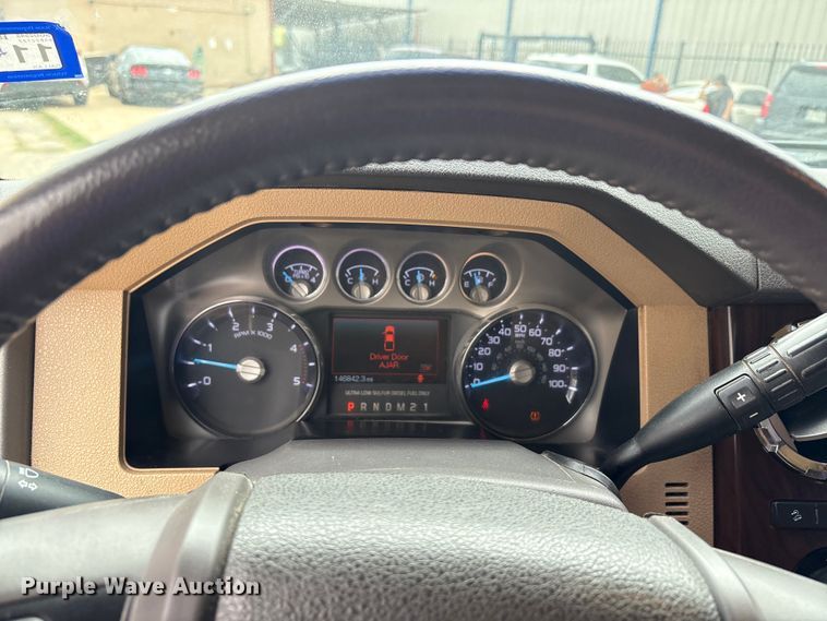 image for item EA7551 2016 Ford F250 Super Duty Crew Cab pickup truck