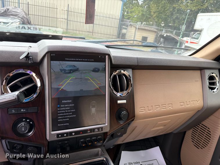 image for item EA7551 2016 Ford F250 Super Duty Crew Cab pickup truck