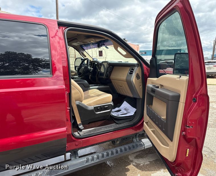 image for item EA7551 2016 Ford F250 Super Duty Crew Cab pickup truck