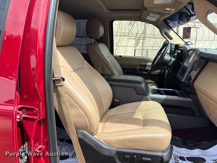 image for item EA7551 2016 Ford F250 Super Duty Crew Cab pickup truck