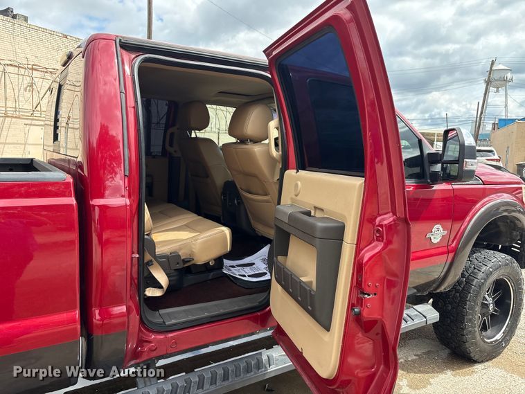 image for item EA7551 2016 Ford F250 Super Duty Crew Cab pickup truck