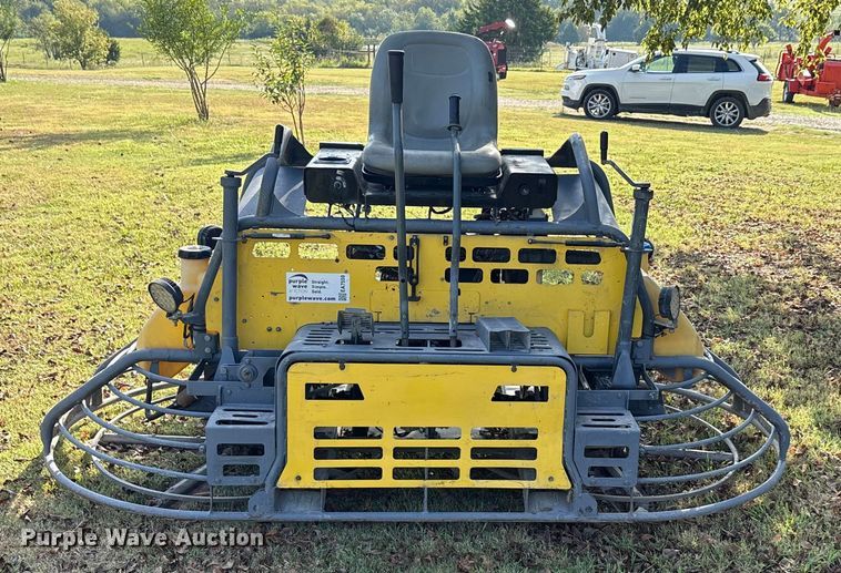 image for item EA7559 2019 Wacker Neuson power trowel