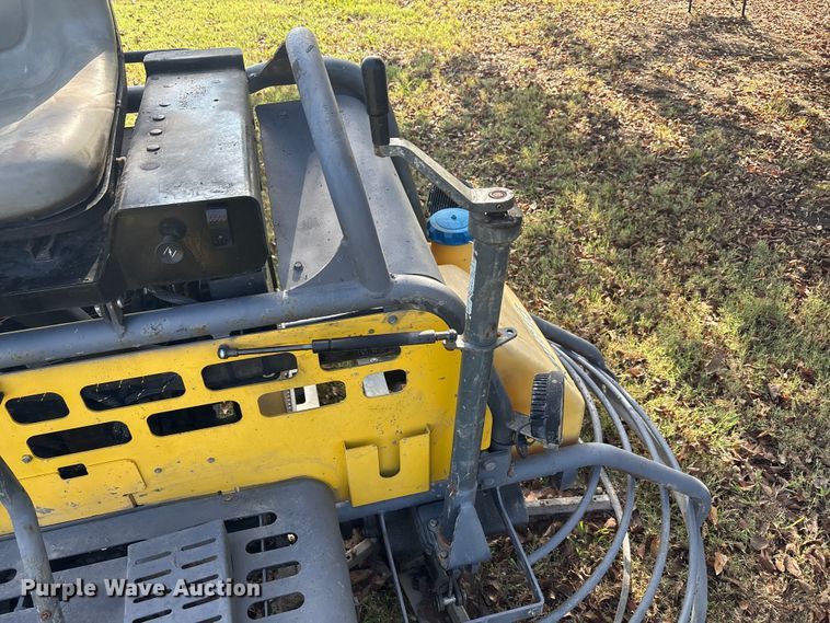 image for item EA7559 2019 Wacker Neuson power trowel