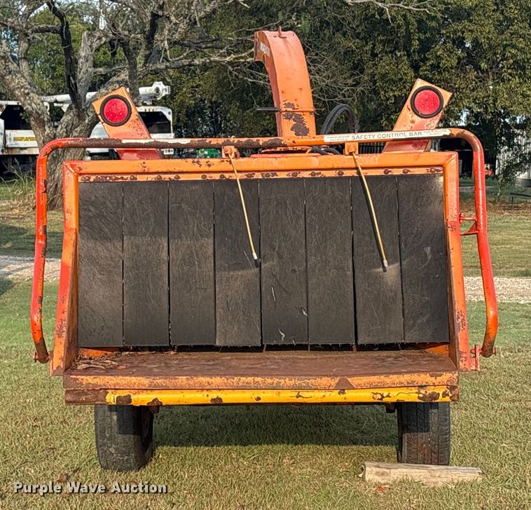 image for item EA7561 Morbark Beever M12RX wood chipper