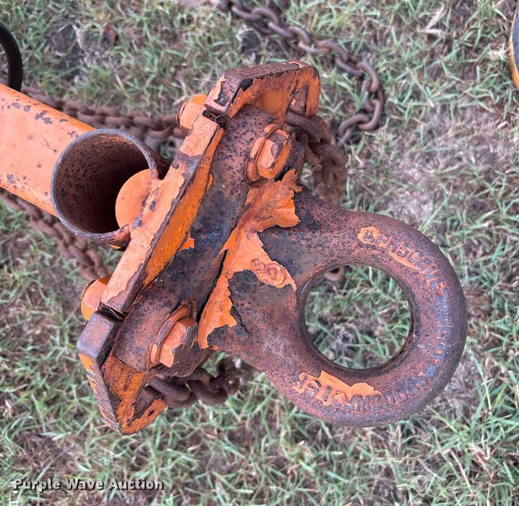 image for item EA7561 Morbark Beever M12RX wood chipper