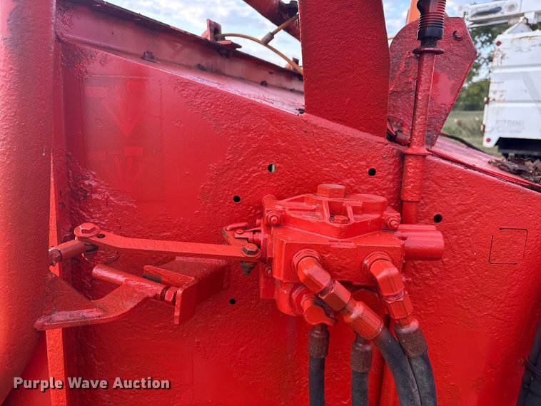 image for item EA7561 Morbark Beever M12RX wood chipper