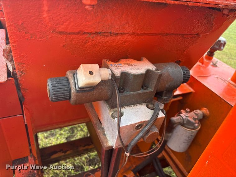 image for item EA7561 Morbark Beever M12RX wood chipper