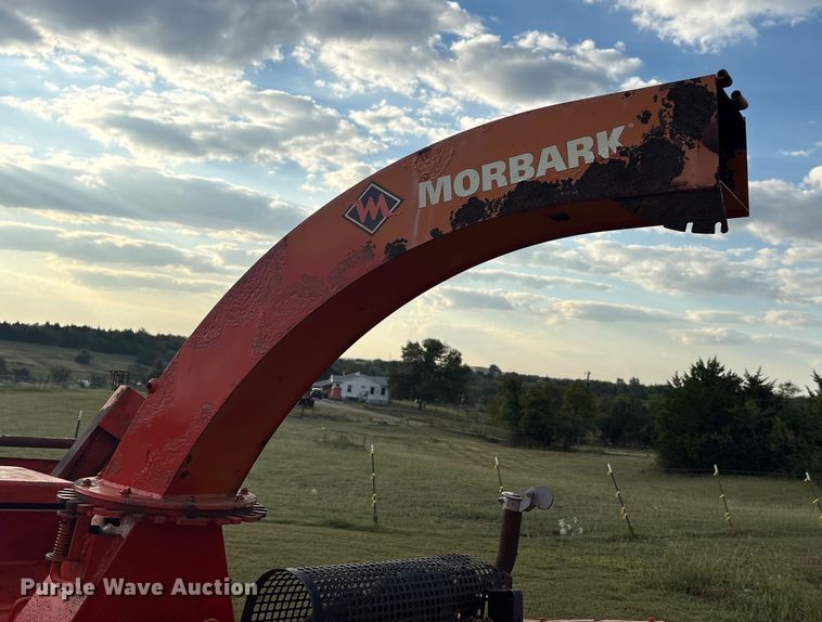 image for item EA7561 Morbark Beever M12RX wood chipper