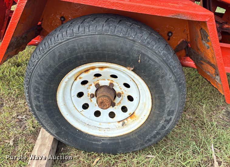 image for item EA7561 Morbark Beever M12RX wood chipper