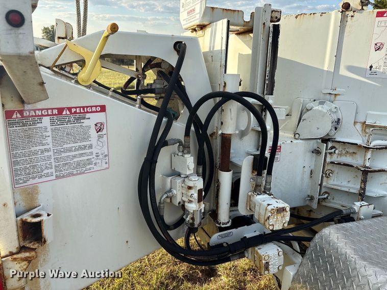 image for item EA7562 Bandit 200XP wood chipper