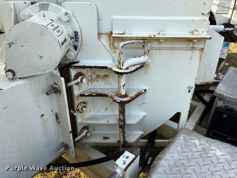 image for item EA7562 Bandit 200XP wood chipper