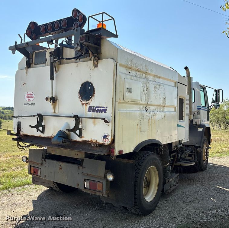 image for item EA7564 2002 Sterling SC8000 sweeper