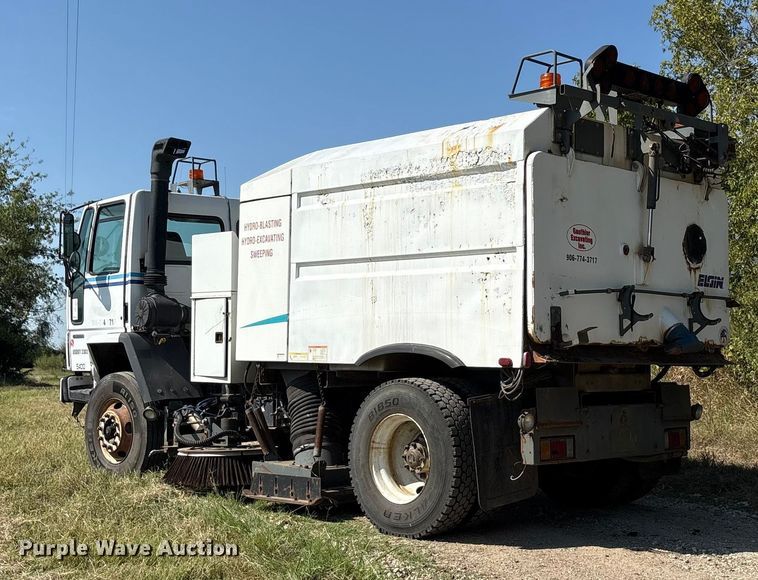 image for item EA7564 2002 Sterling SC8000 sweeper