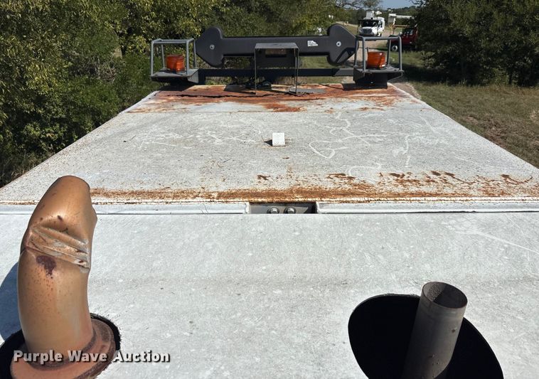 image for item EA7564 2002 Sterling SC8000 sweeper