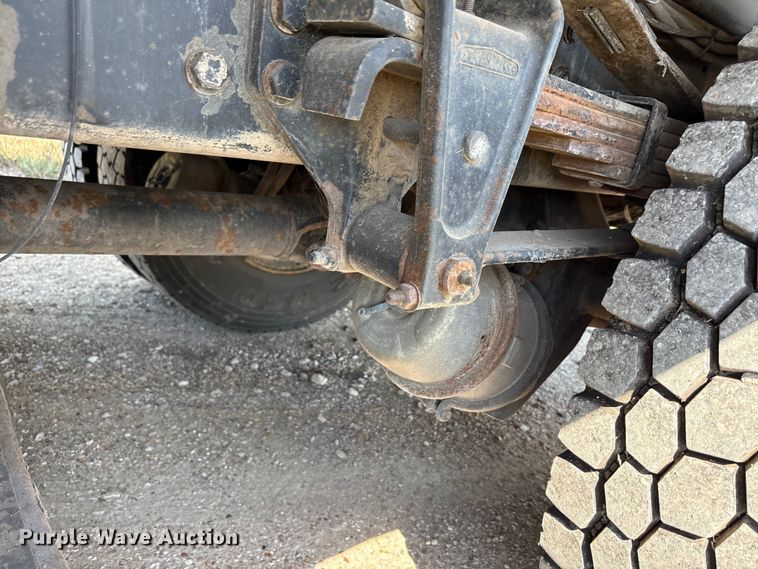 image for item EA7564 2002 Sterling SC8000 sweeper