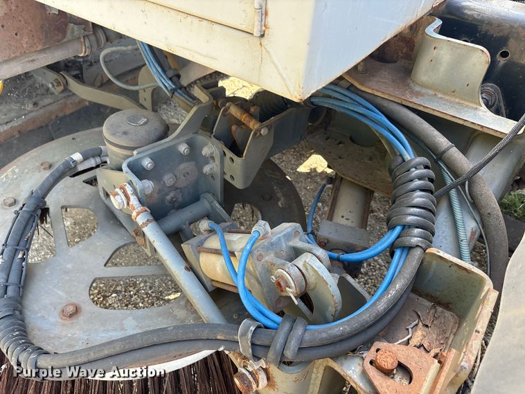 image for item EA7564 2002 Sterling SC8000 sweeper