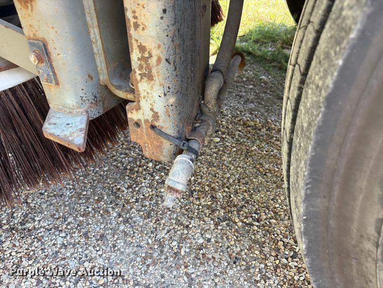 image for item EA7564 2002 Sterling SC8000 sweeper