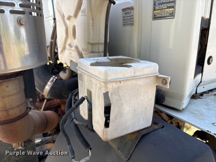 image for item EA7564 2002 Sterling SC8000 sweeper