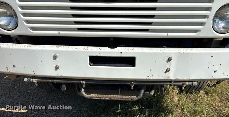 image for item EA7564 2002 Sterling SC8000 sweeper