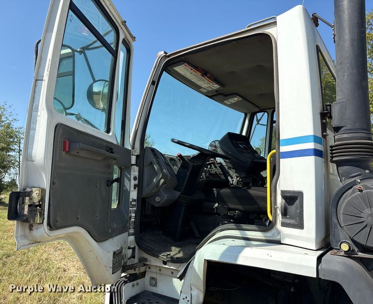 image for item EA7564 2002 Sterling SC8000 sweeper