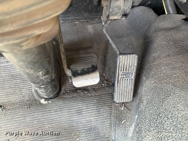 image for item EA7564 2002 Sterling SC8000 sweeper