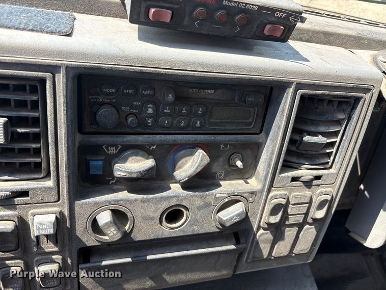 image for item EA7564 2002 Sterling SC8000 sweeper