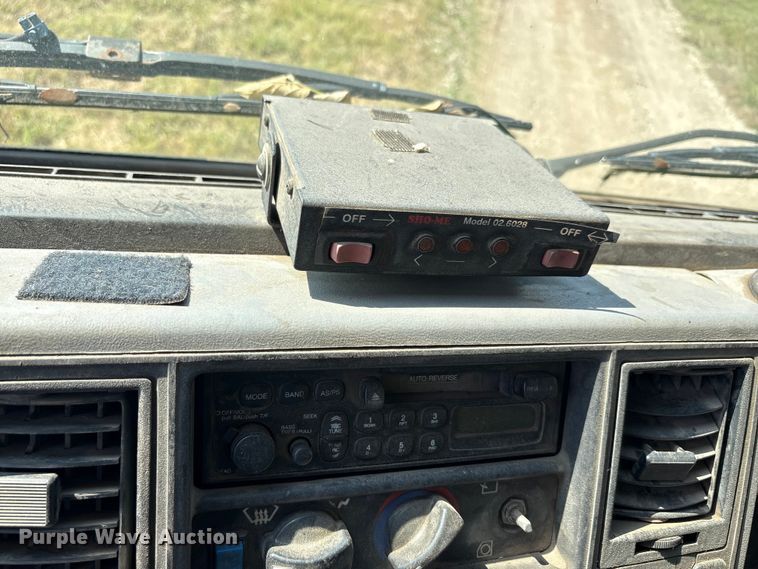 image for item EA7564 2002 Sterling SC8000 sweeper