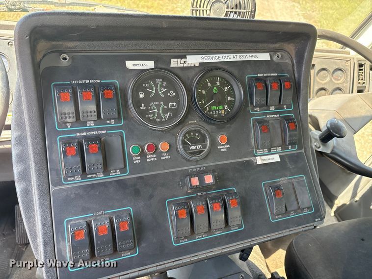 image for item EA7564 2002 Sterling SC8000 sweeper