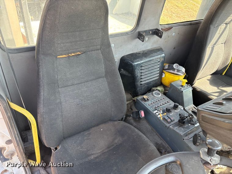 image for item EA7564 2002 Sterling SC8000 sweeper